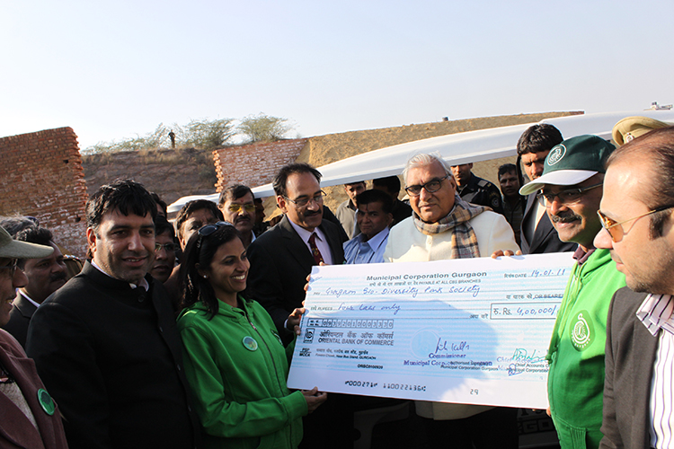 2011-1-16 Laying the foundation stone of the Amphitheater at Aravali Biodiversity Park, by Chief Minister Bhupinder Singh Hooda