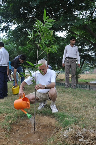 2011-8-11 DLF RWA planting at BDP